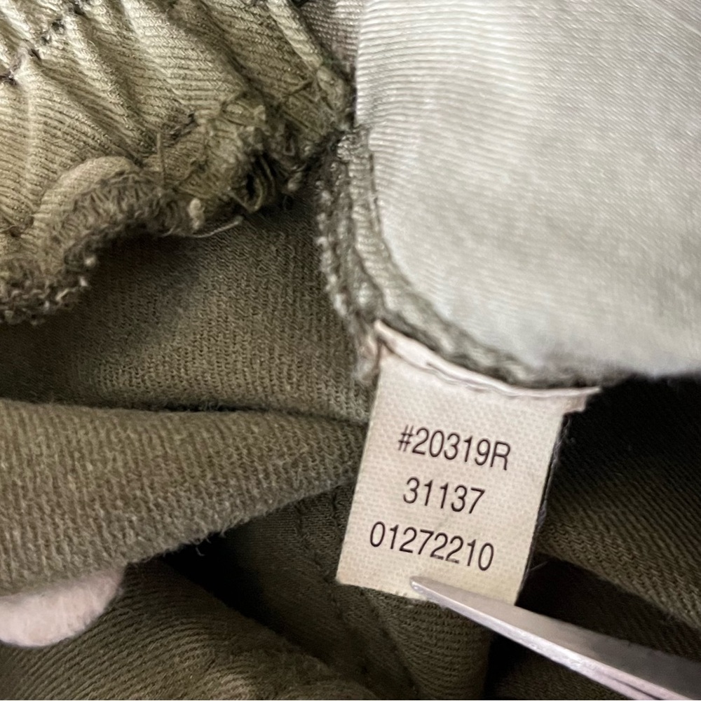 Spanx Stretch Twill Pull On Cargo Jogger in Darkened Olive Size Large - Picture 13 of 14